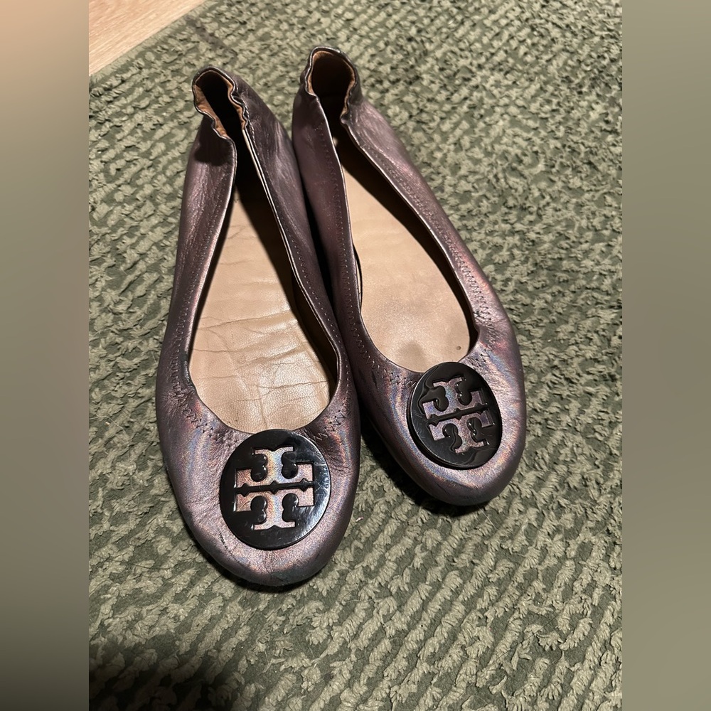 Tory Burch Iridescent silver-Purple Logo Ballet Flats sz 8